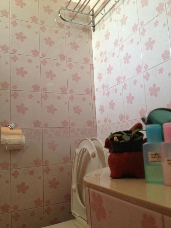 Chok-Wasana Guest House ماي ساريانغ الغرفة الصورة