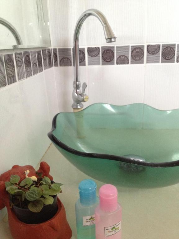 Chok-Wasana Guest House ماي ساريانغ الغرفة الصورة